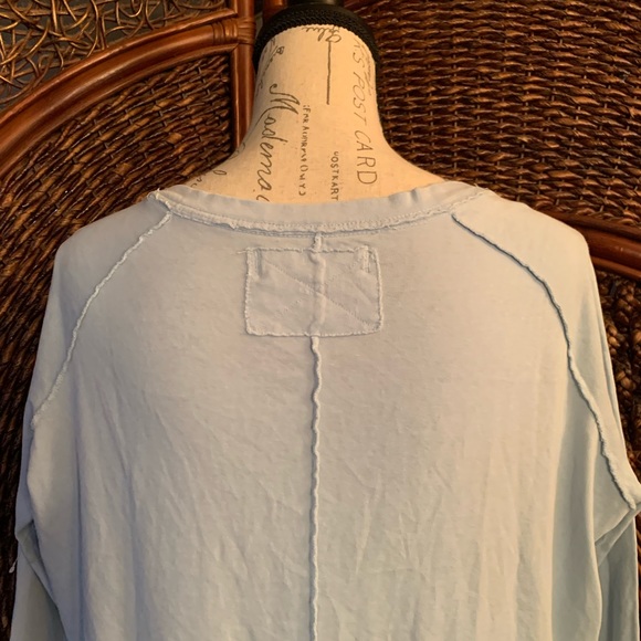 NWOT FREE PEOPLE WE THE FREE XS OVERSIZED TEE LIGHT BLUE LONG SLEEVES T-SHIRT - Picture 4 of 9